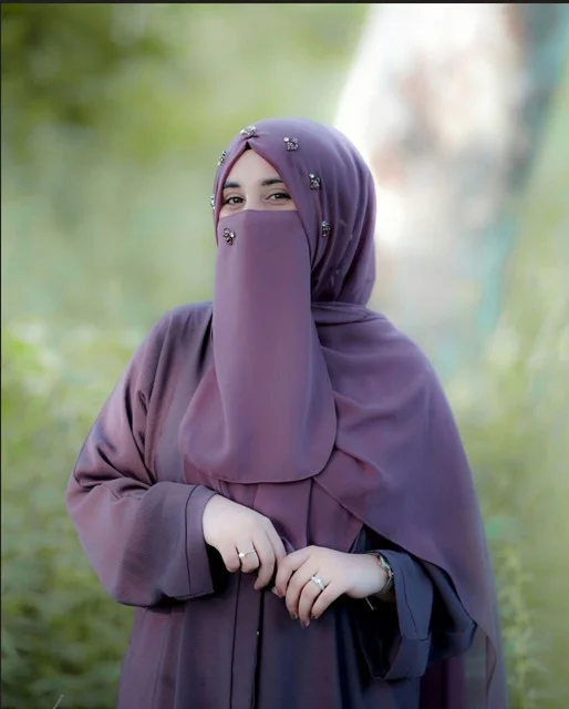 Ayesha - Graphic Designer